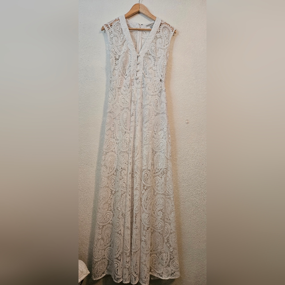 G by Guess White V-Neck Sleeveless Maxi Dress
